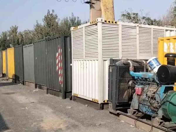 秦州200KW柴油发电机机组每小时油耗是多少?